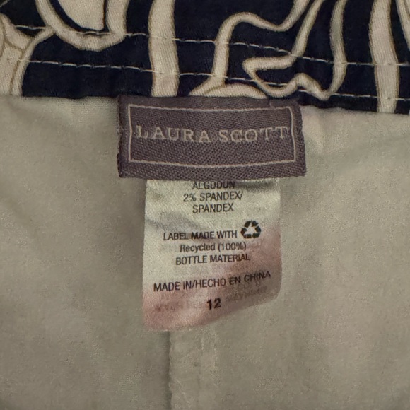 Laura Scott Floral Print Skort in Navy and White size 12 - Picture 3 of 5